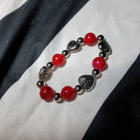 Carved Hearts Bracelet - Picture 1 of 2